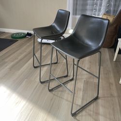 2 Bar Stool