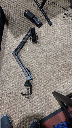 New condenser microphone with stand