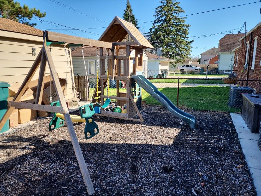 Used Wood Swing Set 