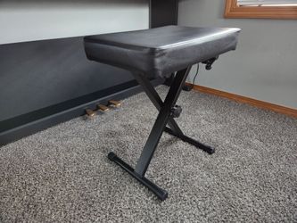 Piano chair