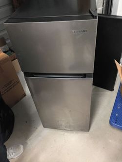 Refridgerator