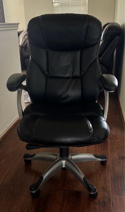 Black Leather Executive Office Chair