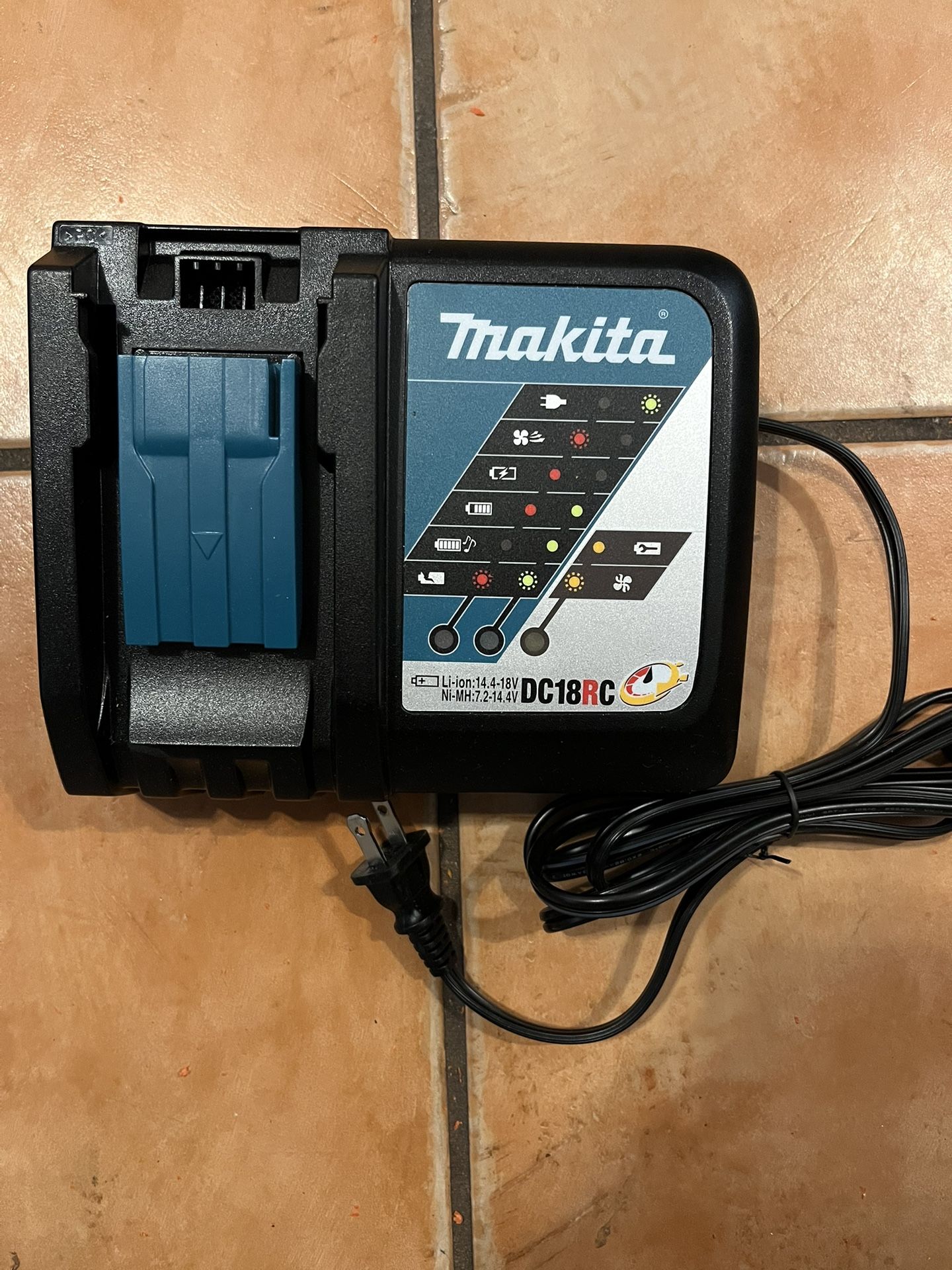 Makita Fast Charger 