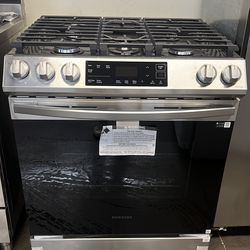 NEW OPEN BOX SAMSUNG GAS SLIDE INSTOVE 30”WIDE