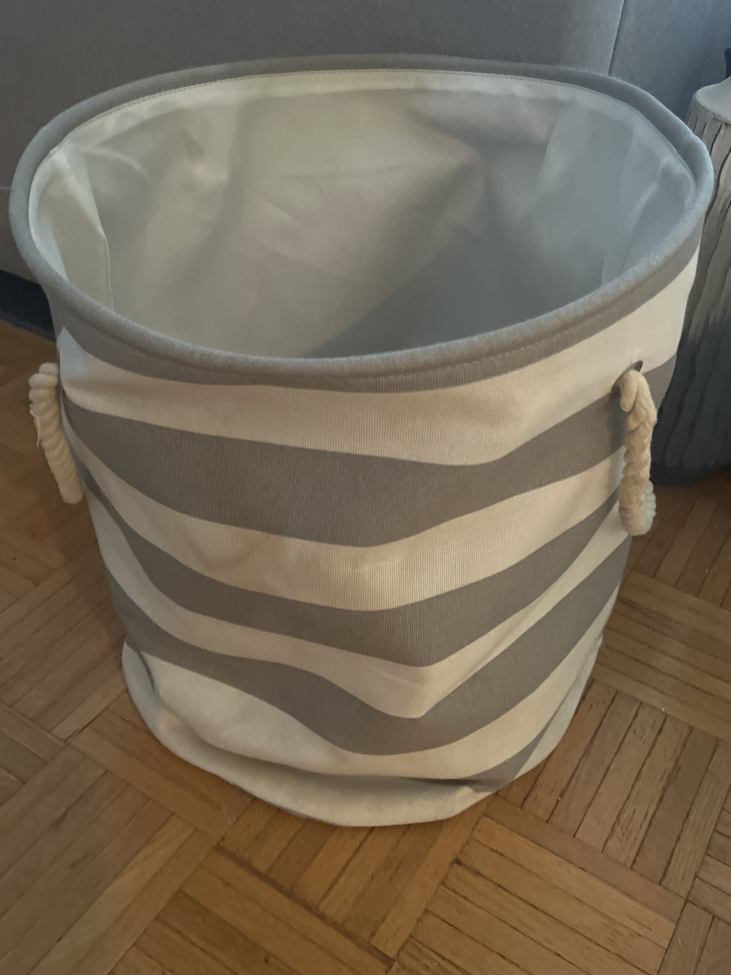 Collapsible Laundry Hamper