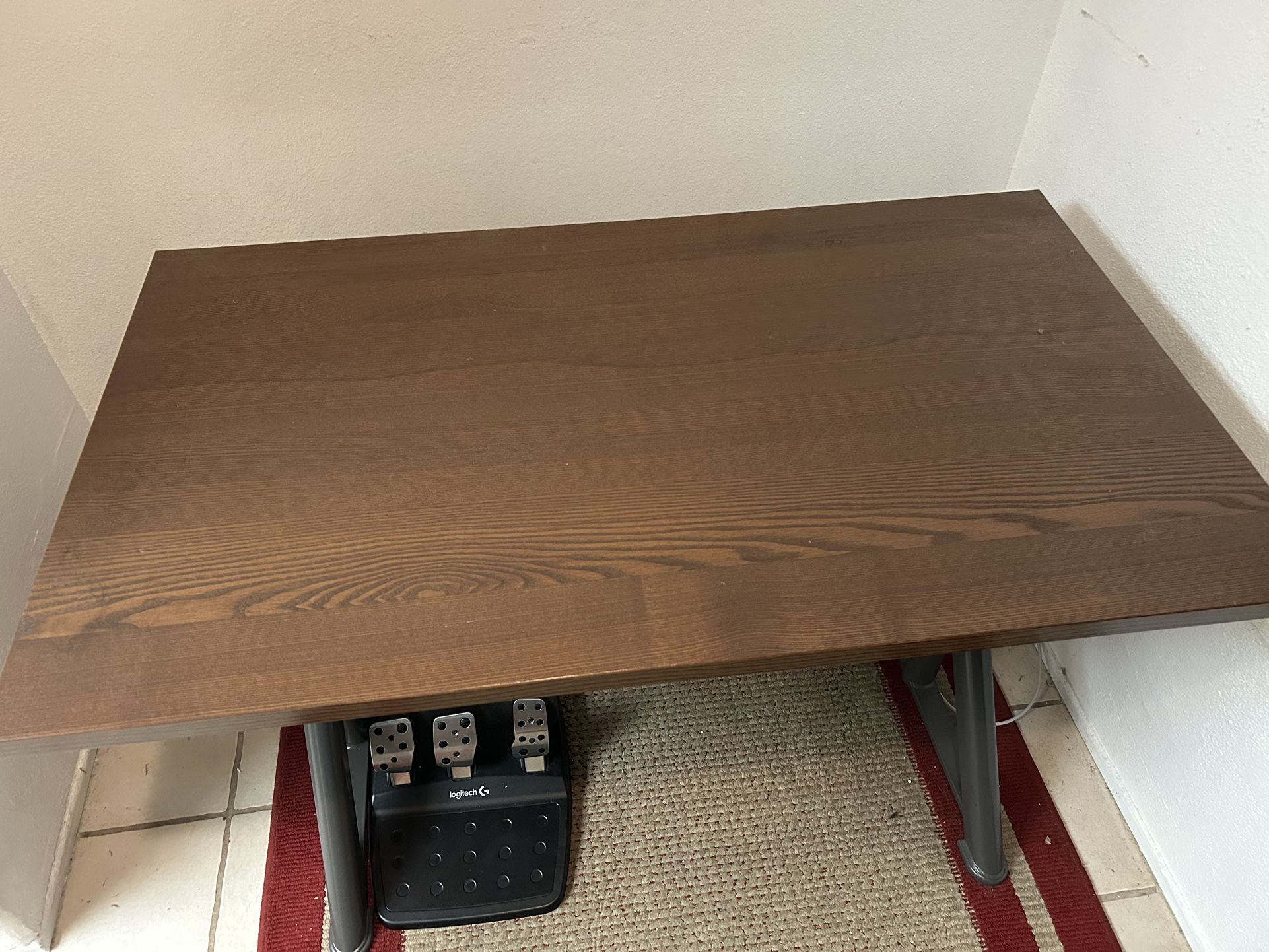 IKEA Idasen desk 47.2 x 26.3