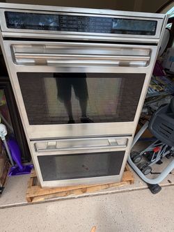 Wolf 30” Double Wall Oven DO30F/S