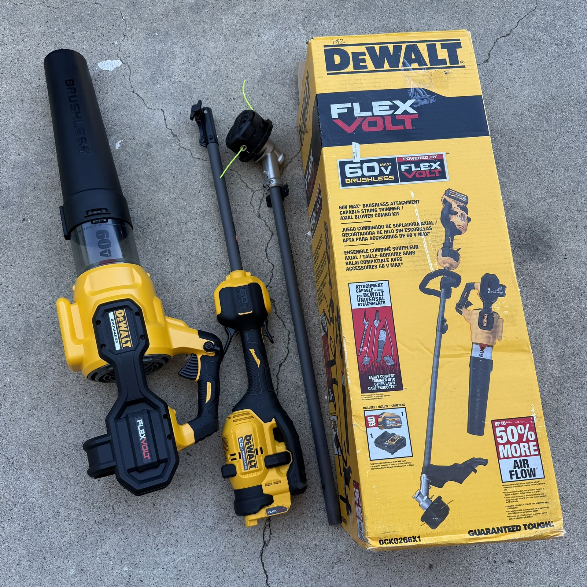 DEWALT FLEXVOLT 60V MAX Cordless Battery Powered String Trimmer & Blower Combo Kit (Tool Only)