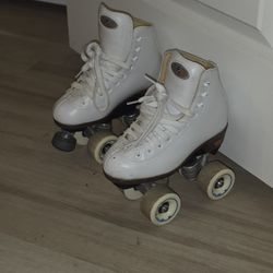 Riedell Raven Roller Skates