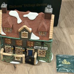 Dept. 56 Dickens Village Series Dedlock Arms 3rd Edition 1994 w/ Box