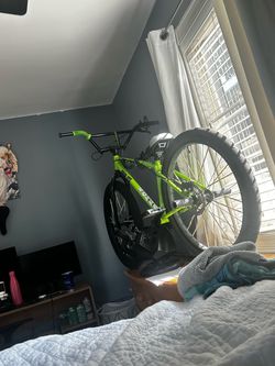 Mafia Bomma 26 in Green Hulk