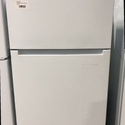 Vissani MDTF18WHR 18 cu. ft. Top Freezer Refrigerator