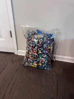 Large bag of assorted LEGO