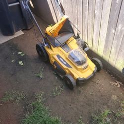 Lawn Mower. Battery Powered. 