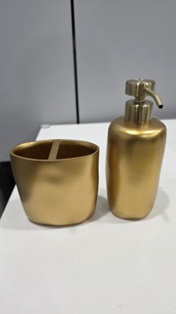 Kassatex Gold Bathroom Set - 2 Pieces, New with Tags