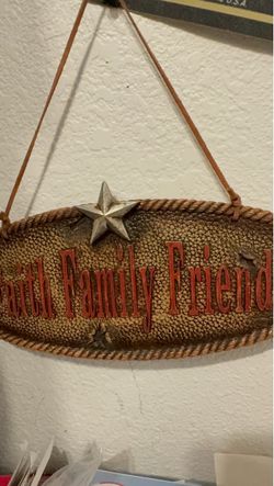 Wall unit (Faith Family Friends)Plaque  $18