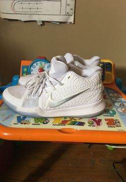 Kyrie Basketball Shoes