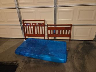 Toddler bed