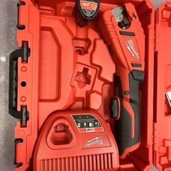 Milwaukee Pipe Cutter W/ Battery And Charger