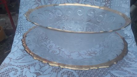 Reduced #25 VINTAGE GLASS SWIRL PUNCH BOWL WITH GOLD TRIM AND PLATTER