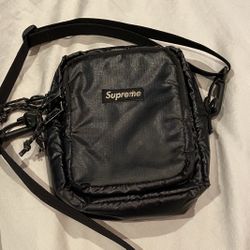 Supreme Shoulder Bag Black