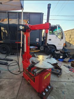 Corghi 110V Commercial Tire Changer Machine (A9220) - Forklift Loaded