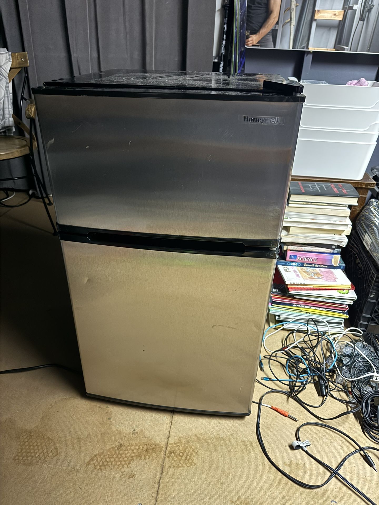 Honeywell Mini Refrigerator/ Fridge