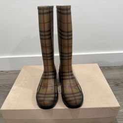 Vintage Burberry Rain Boots Great Condition 37
