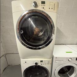 Electrolux Washer And Dryer Set “27 ( Lavadora Y Secadora ) 