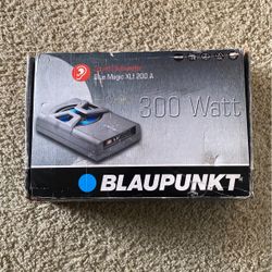 Blaupunkt Blue Magic XLf 200 A 300-Watt 8-Inch Low Profile Active Subwoofer System