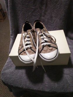 Women coach shoes