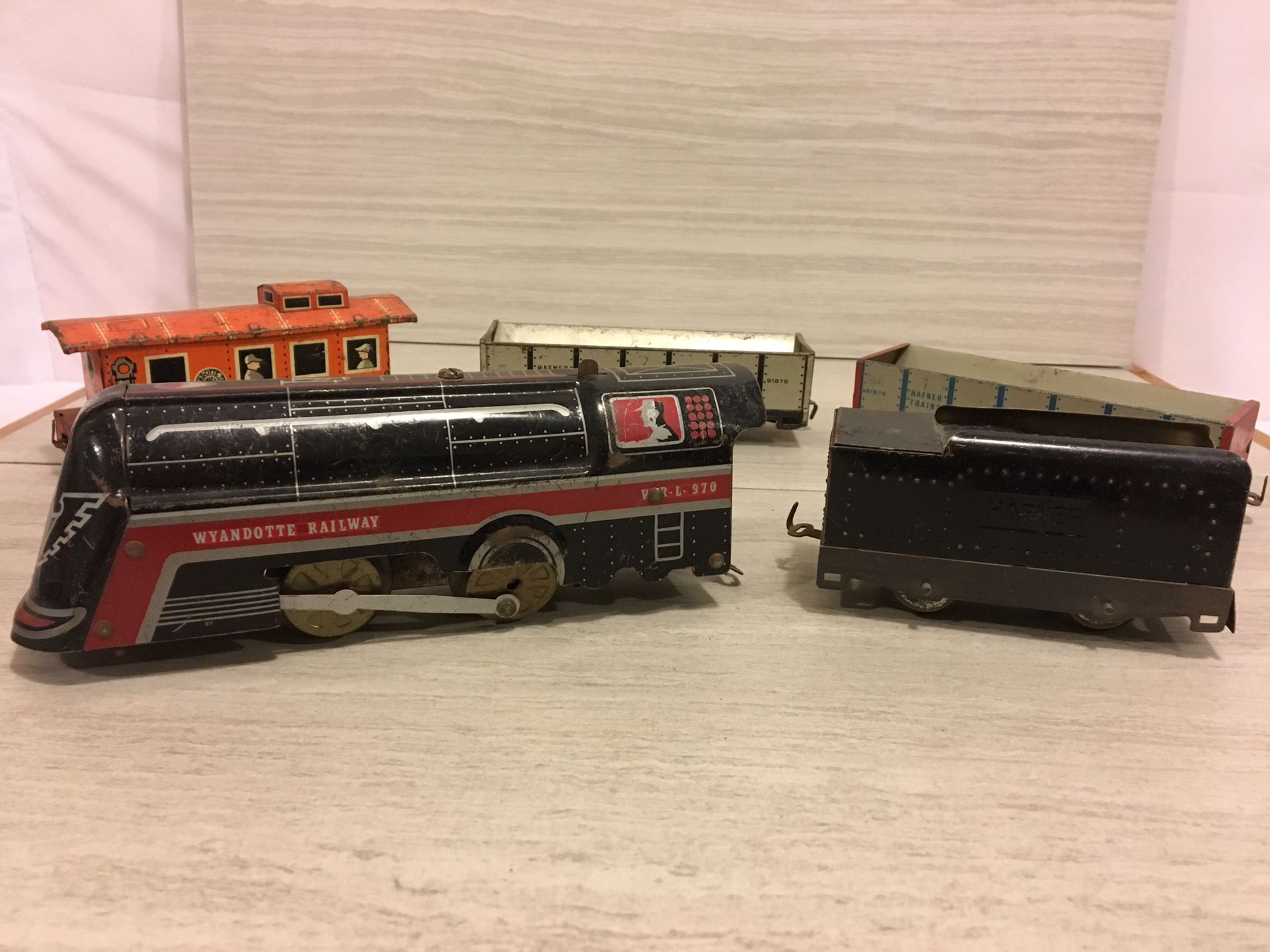 Vintage 1955 Wyandotte Railway Tin Wind Up Engine, Cars, Hafner Trains ...