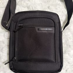 Samsonite Classic Crossbody Bag/IPad/Tablet, Black RFID Lining