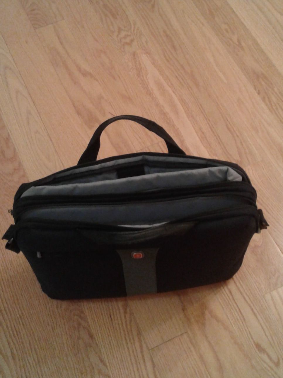 Swiss Army Laptop Tote/Business Bag. Like New. 13" x 17"