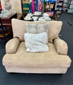 Wide Sofa Chair