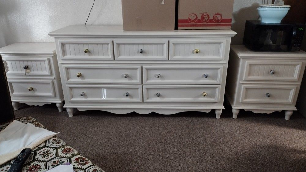 Dresser And End Tables