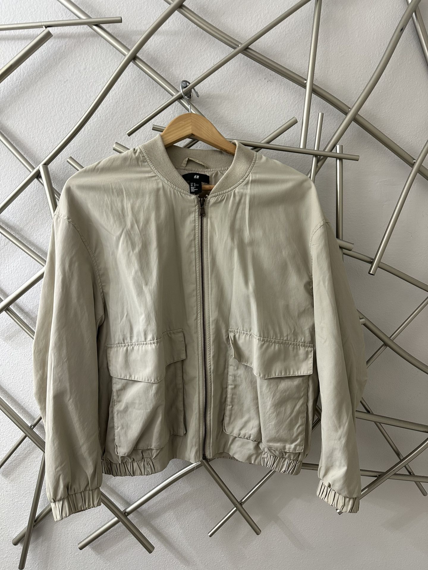 H&M Mens Bomber Jacket Zip Pockets Embroidered Eagle Beige Size 40