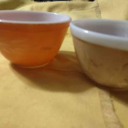 Two Pyrex Cereal Soup Bowls Vintage Collectibles