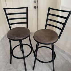 2 Bar Stools