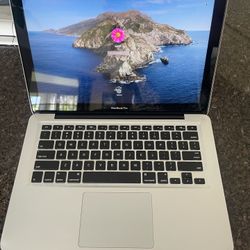 2012 Macbook Pro 13 Inch 2.5 i5 8GB 500GB