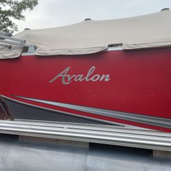 2015 Avalon Pontoon Boat 