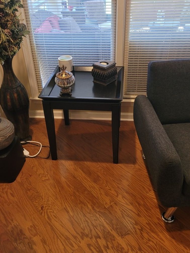 Coffe Table and 2 end Tables Only