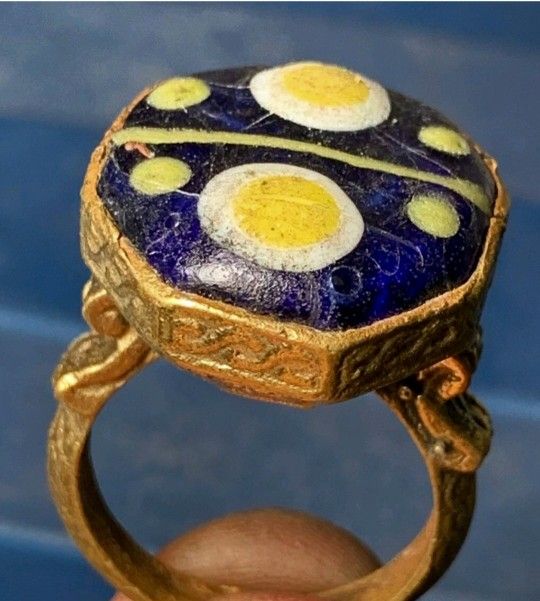 RARE ANCIENT WEARABLE PHOENICIAN BROZE-GOLD PLATED RAM RING BRONZE MOSAIC STONE.SIZE:8.8-9**WEIGHT: 13.8GR.