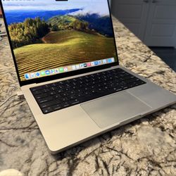 2023 Apple Macbook Pro 14” M2 Pro 32GB Ram 512SSD. Finance Available! 