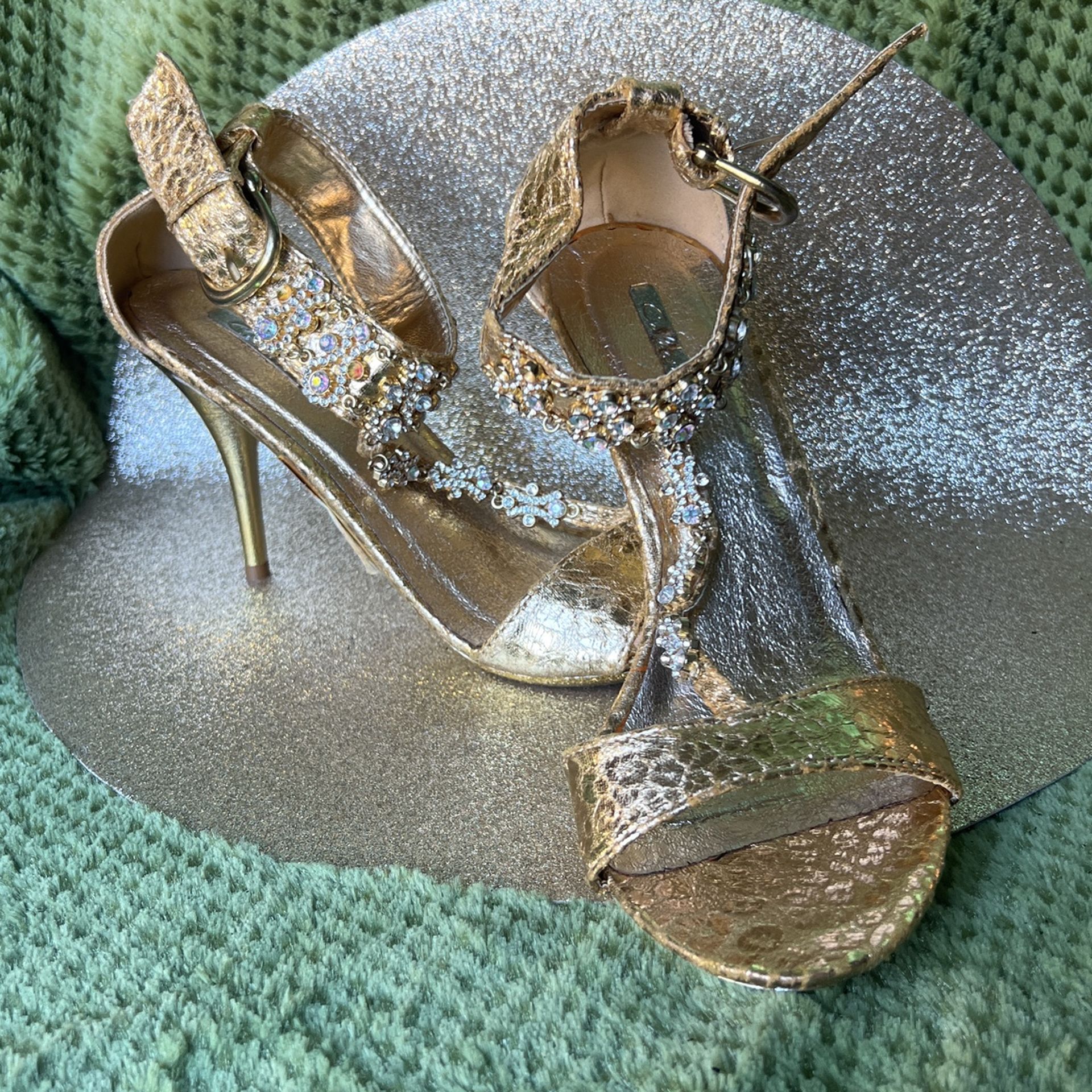 Gold Heels With Rhinestones New
