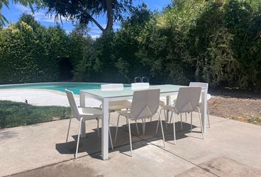 Modern Powder Coated Aluminum White Outdoor Table