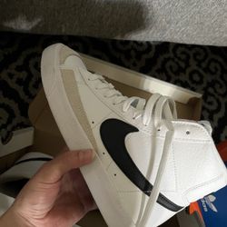 Nike Blazers 4y