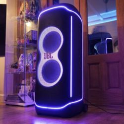 JBL Partybox Ultimate Bluetooth 1100Watts Like New