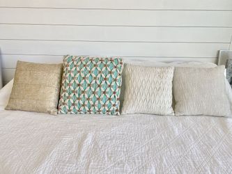 4 Pillows