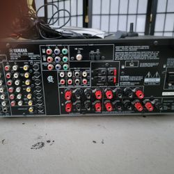 Yamaha RX-V2500 ~500 Watts Receiver No Remote Control 